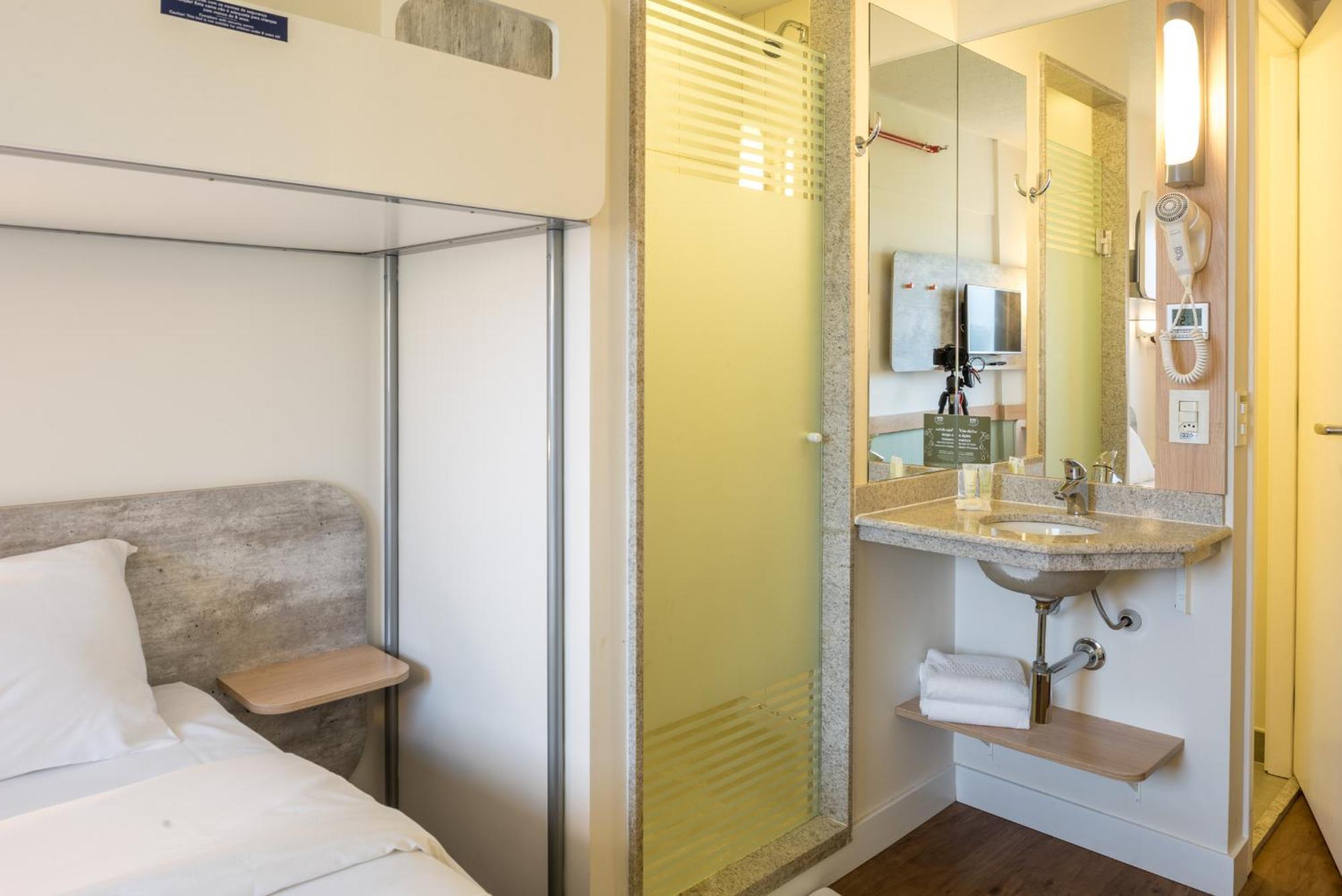 Ibis Budget โซโรกาบา ภายนอก รูปภาพ